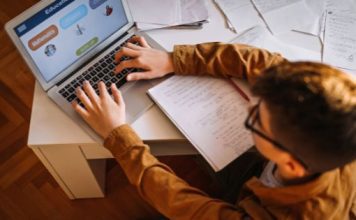 Pros and Cons of Online Schooling System Amid a Pandemic Pros and Cons of Online Schooling System Amid a Pandemic
