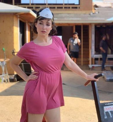 (Latest) Milana Vayntrub Bikini, Bathing Suit Photos that Everyone