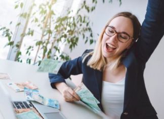 How do Vendors Earn Money Online When They Charge Massive Deals Commissions