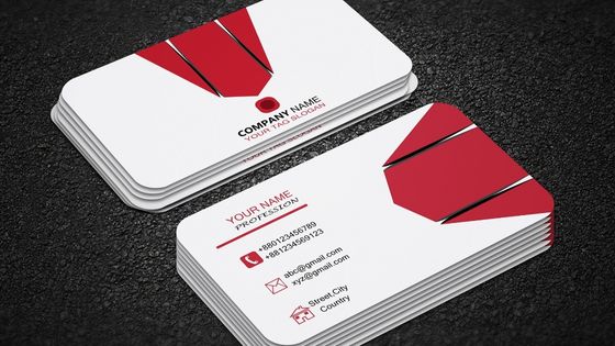 How having business cards can help you create contacts