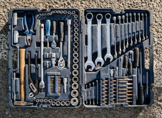 5 Essential Tools to Have in Your Work Truck 5 Essential Tools to Have in Your Work Truck